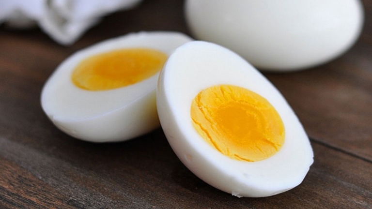 Ăn trứng nhiều có thể ảnh hưởng đến khả năng sinh sản của phụ nữ không?
