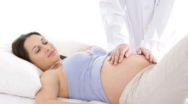 Tuổi tác có ảnh hưởng đến tình trạng tiểu nhiều khi mang thai