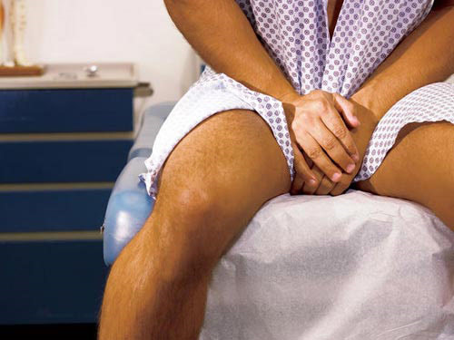 Đau tinh hoàn và đau bụng dưới là tình trạng bệnh thường gặp ở nam giới
