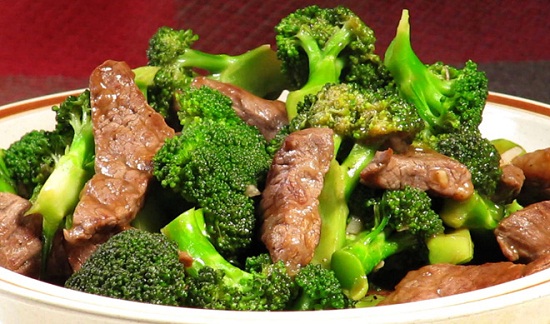 Súp lơ xào thịt bò là món ăn tăng cường sinh lý nam được nhiều người áp dụng