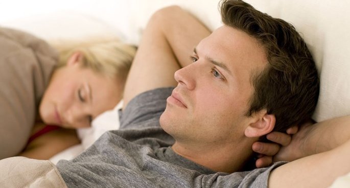 Bao quy đầu nhạy cảm sẽ khiến nam giới dễ bị kích thích gây nên hiện tượng xuất tinh sớm