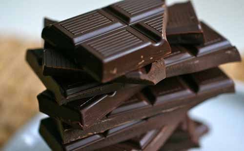 Sô cô la đen là giải đáp cho ăn gì để chống xuất tinh sớm