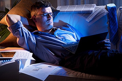 Nam giới không nên thức khuya sẽ ảnh hưởng tới chức năng sinh lý