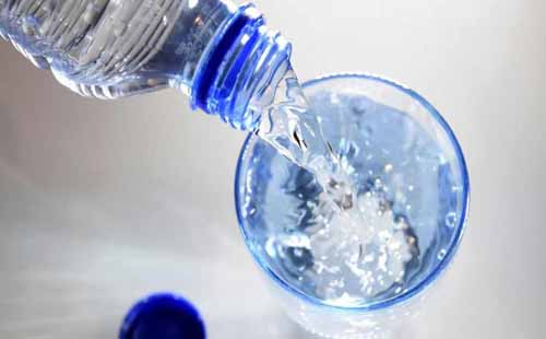 Uống nhiều nước để ngăn ngừa nguyên nhân viêm bàng quang