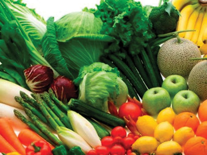 Ăn nhiều rau xanh và trái cây để hạn chế mắc phì đại tuyến tiền liệt