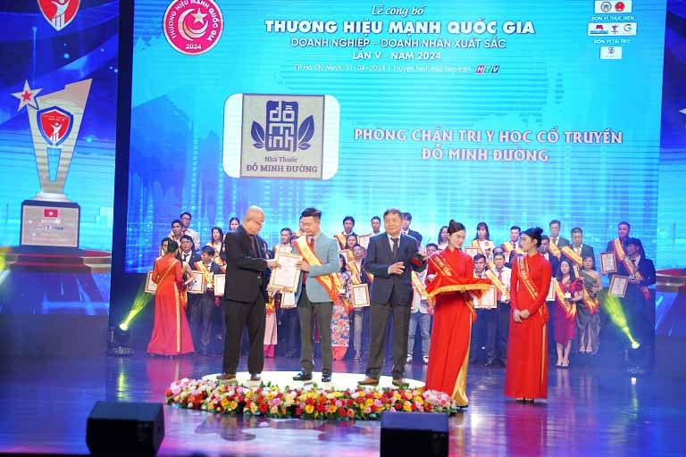 Năm 2024, nhà thuốc được vinh danh Top 10 thương hiệu mạnh quốc gia